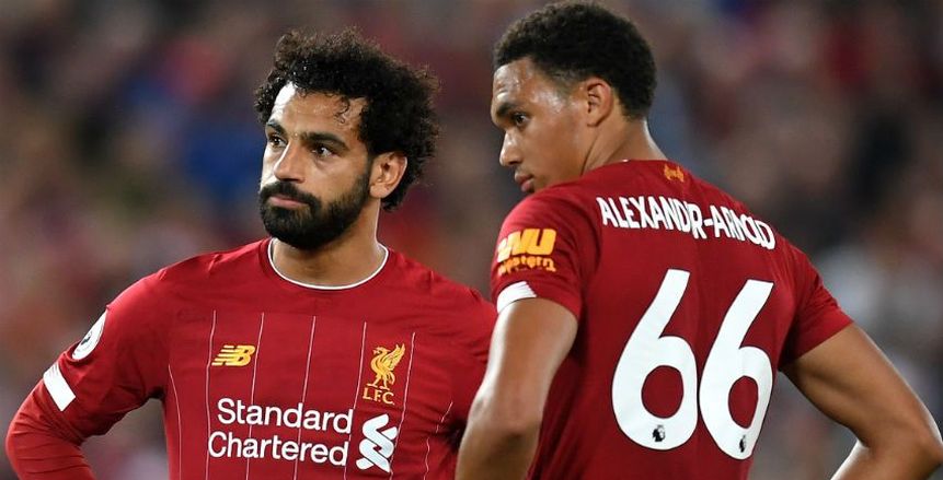 بسبب هجوم الجماهير.. تحذيرات لكلوب من تكرار أزمة محمد صلاح مع أرنولد
