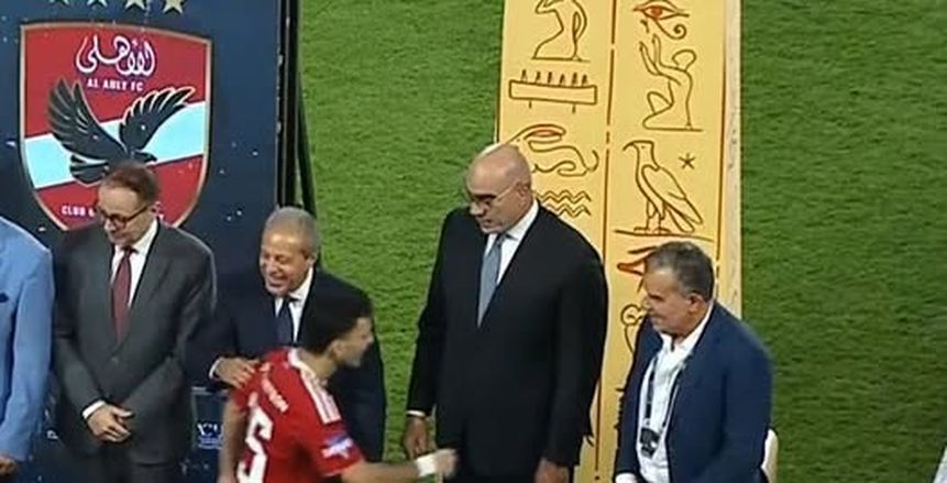 من التجاهل إلى التصريحات.. القصة الكاملة لصدام زيزو ونائب رئيس الزمالك