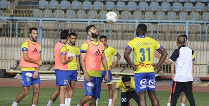 حسني عبدربه ينهي أزمة مشاجرة محمد فتحي و عماد حمدى