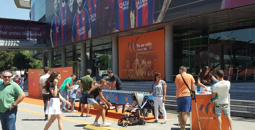 بالصور| في الذكرى الـ25 على موقعة ويمبلي.. برشلونة يفتح منطقة المشجعين للاحتفالات