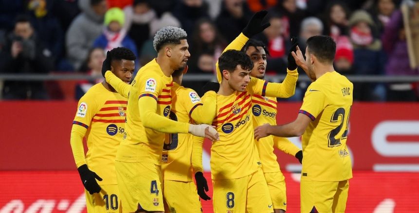 برشلونة يهزم أتليتكو مدريد ويبتعد بصدارة الدوري الإسباني