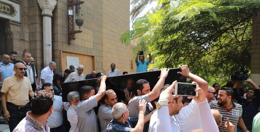 بالصور| نجوم الرياضة في جنازة عادل هيكل