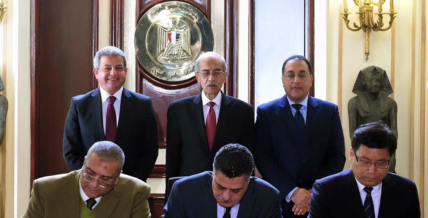 وزير الرياضة يتعاقد مع شركة صينية لإنشاء ثلاث صالات قبل «مونديال» اليد