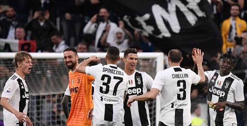 بالفيديو.. احتفال هيستيري للاعبي يوفنتوس بعد التتويج بالدوري الإيطالي