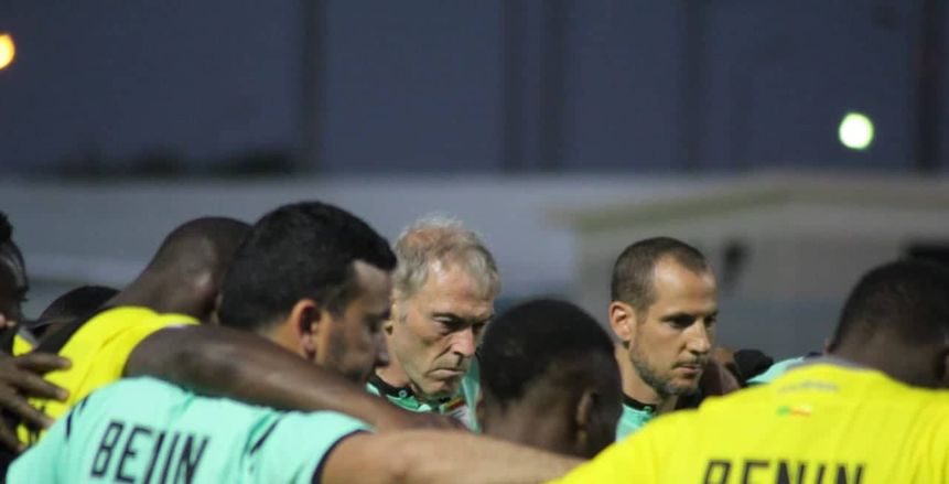 بالصور| منتخب بنين يؤدي أول تدريباته بملعب القناة بالاسماعيلية