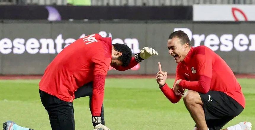 ماذا قال عصام الحضري لـ محمد الشناوي قبل مباراة مصر والسنغال؟