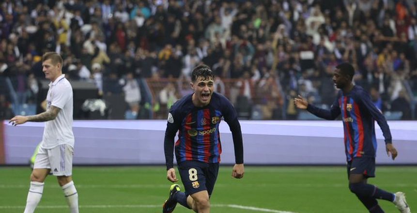 غياب كاسيميرو عن مانشستر يونايتد للإصابة.. وعودة بيدري لقائمة برشلونة