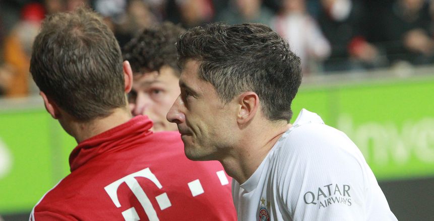 الدوري الألماني.. بايرن ميونخ يسقط أمام فرانكفورت.. ودورتموند يهزم فولفسبورج (فيديو)