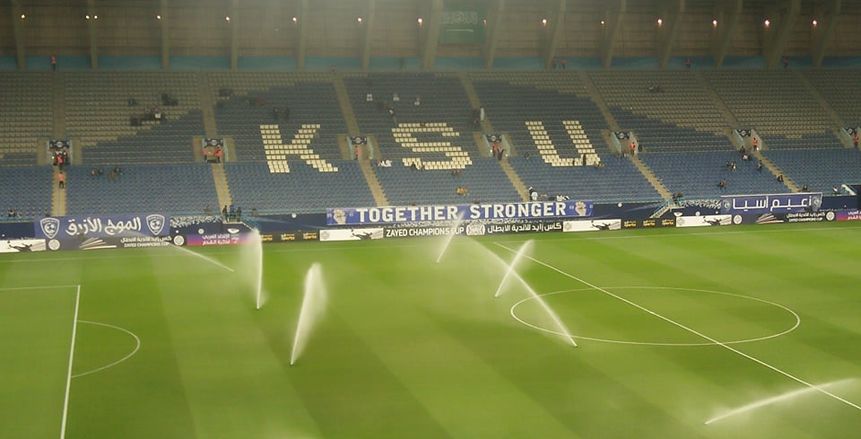 بالصور.. الهلال يستعد للاتحاد السكندري بـ«رش ملعب» المباراة