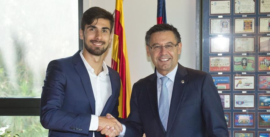 بارتوميو يساند لاعب برشلونة المنبوذ