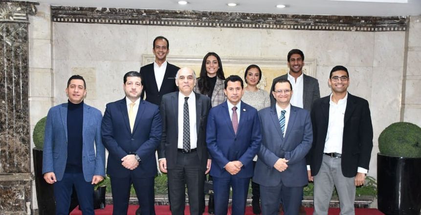 وزير الشباب والرياضة يلتقي مجلس إدارة نادي الصيد الجديد (صور)