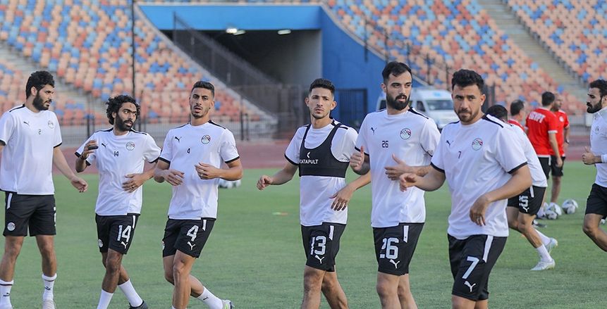 من محمد صلاح إلى تريزيجيه.. فيتوريا يرفع شعار شارة قيادة المنتخب للمحترفين أولا