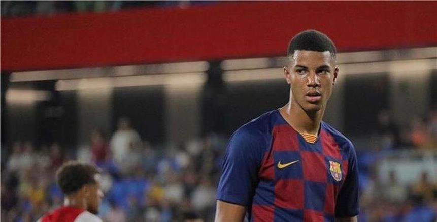 رسميا.. تشيلسي يتعاقد مع مدافع برشلونة