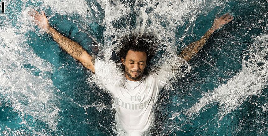 لاعبو ريال مدريد يرتدون زيا جديدا من مخلفات المحيط