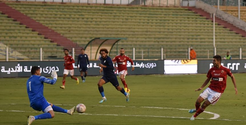 التعادل السلبي يحسم الشوط الأول من لقاء الأهلي وإنبي بالدوري