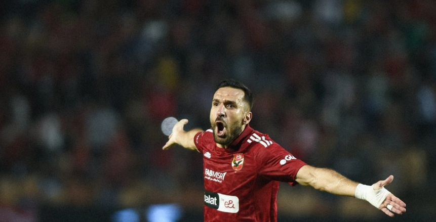 خلصت حكاية علي معلول مع الأهلي.. 8 أعوام من الأرقام القياسية والبطولات