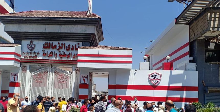 9 شاشات عملاقة تنقل نهائى القرن داخل نادي الزمالك