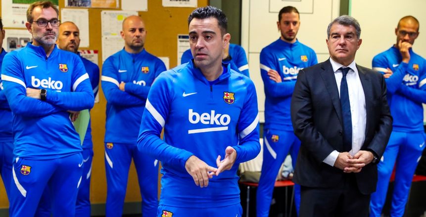 «بيكيه» أول ضحايا قرارات تشافي في برشلونة