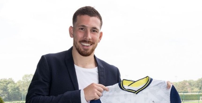 رسميا.. توتنهام يضم لاعب وسط ساوثهامبتون