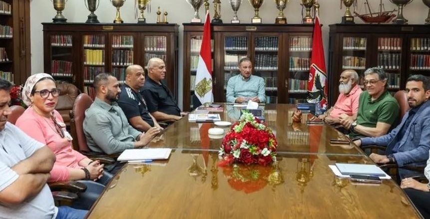بالأسماء.. رحيل 4 مسؤولين عن لجنة إدارة الكرة في الأهلي (خاص)