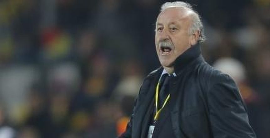 ديل بوسكي يدعم بيكيه
