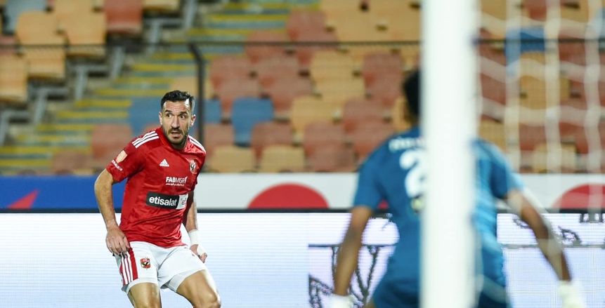 كاف يبرز رقما مميزا لـ علي معلول قبل مواجهة الرجاء: ظهير الأهلي الطائر