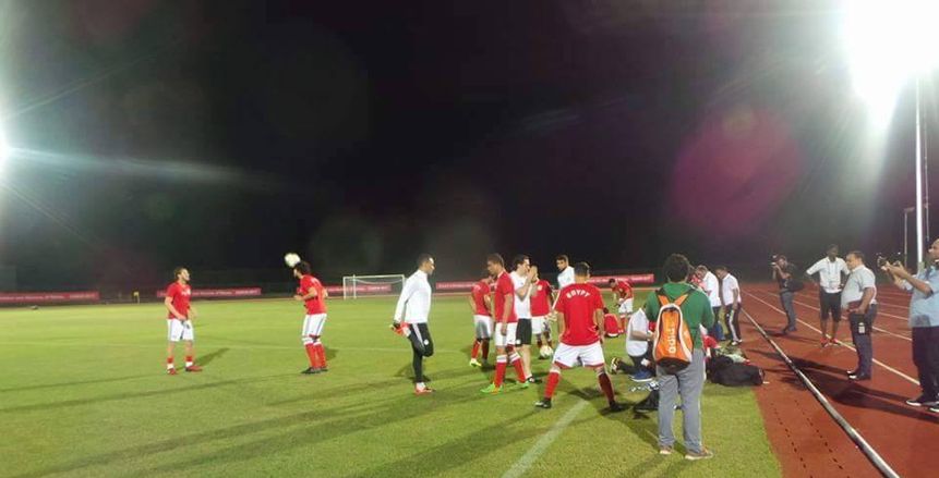 عصام الحضري للاعبو المنتخب خلال المران: "أحنا هنا عشان نكسب البطولة"