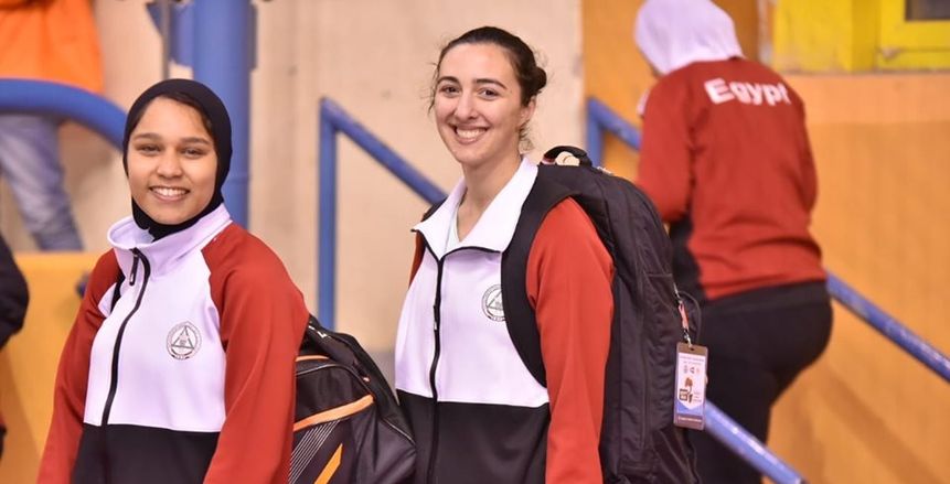 4 مصريين يتأهلون لنصف نهائي بطولة أفريقيا للريشة الطائرة