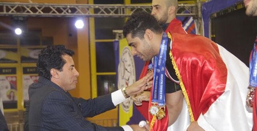 3 ميداليات ذهبية لمحمد إيهاب في بطولة أفريقيا للأثقال تحت أنظار وزير الرياضة