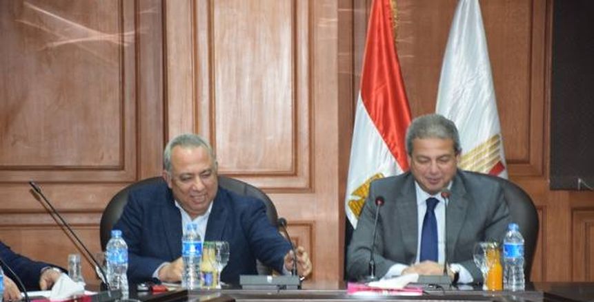 وزير الرياضة يستقبل محافظ الوادى الجديد.. ويبحث إنشاء مدينة شبابية بالمحافظة