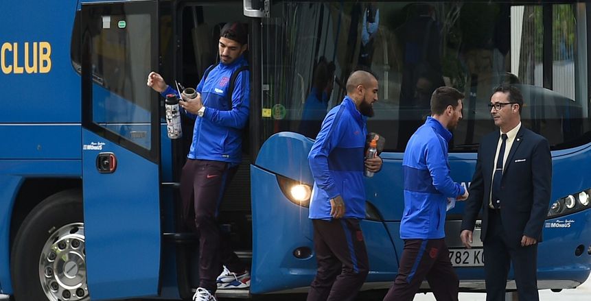 لاعبو برشلونة يصلون "صوفيا" قبل مواجهة الكلاسيكو (صور)