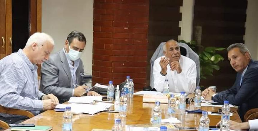 حسين لبيب: لم نتخذ أي قرار في ملفات الزمالك وسنحضر مباراة المصري