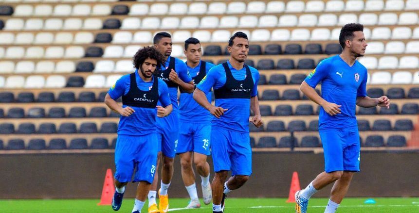 خاص.. لاعبو الزمالك يرفضون تسليم جوازات سفرهم بعد العودة للقاهرة