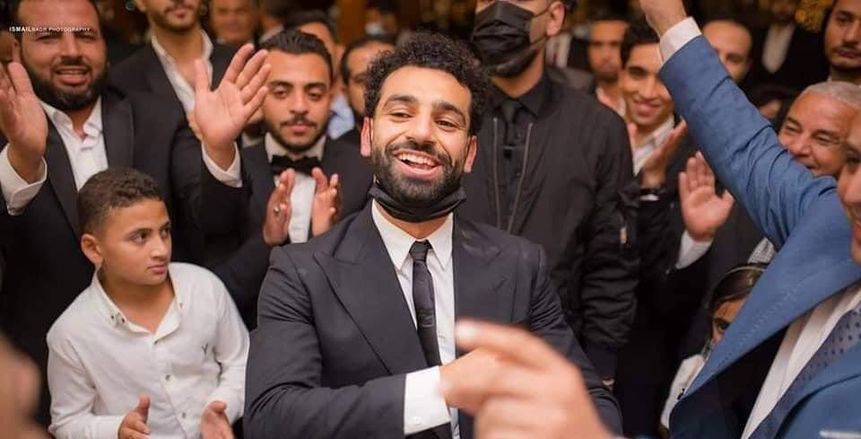 "موفيد 19".. ميرور تسخر من تجمعات محمد صلاح في زفاف شقيقه