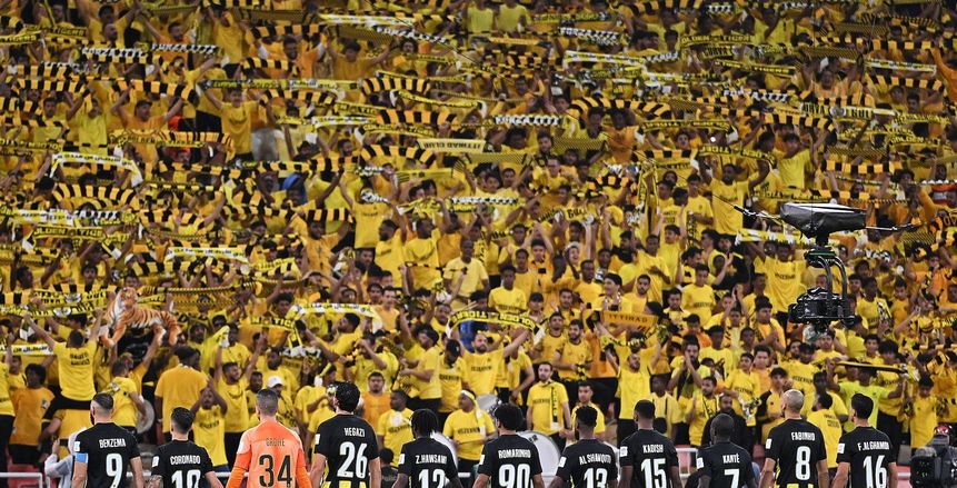 اتحاد جدة يتم اتفاقه مع مدرب ميلان السابق.. تفاصيل التعاقد