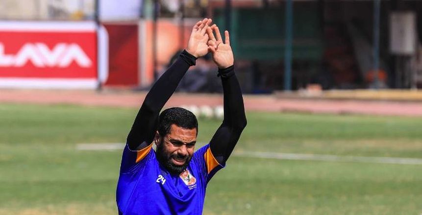 أحمد فتحي يؤدي جلسة في "الجيم" على هامش مران الأهلي الجماعي