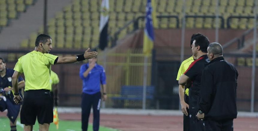 محمود عاشور يدير لقاء الزمالك والطلائع.. حكام مباريات اليوم بالدوري