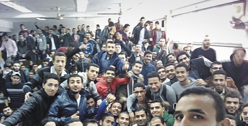 للطالب فرحتان: فوز المنتخب.. و«اعمال السنة وفطار مع الأستاذ»