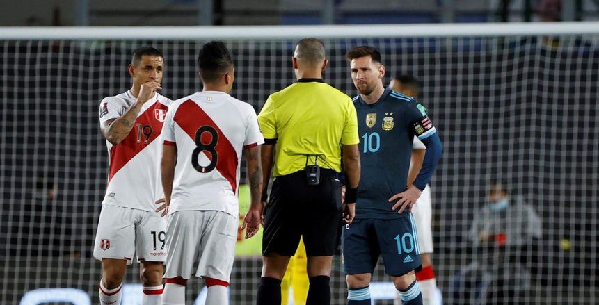 ميسي يهاجم حكم مباراة الأرجنتين وبيرو: يفعل نفس الشئ دائماً عن قصد