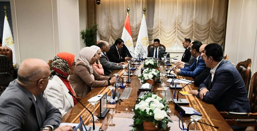 وزير الرياضة يلتقي رئيس اتحاد القوة لمناقشة إدراج اللعبة ضمن الألعاب الإفريقية 2027