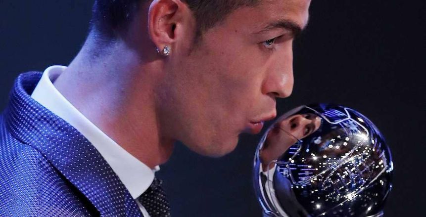 في صراع «the best».. «رونالدو» يتحدى «صلاح» بدوري الأبطال ولقب «الهداف»