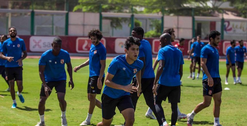 مدرب المنتخب: مهاجم الأهلي في طريقه للهروب للدوري التونسي