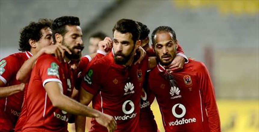 «الأهلي» يشد الرحال لمواجهة منتخب المحترفين