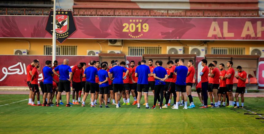 تدريب الاهلي.. لاسارتي يعقد جلسة خاصة مع اللاعبين استعدادا لبيراميدز