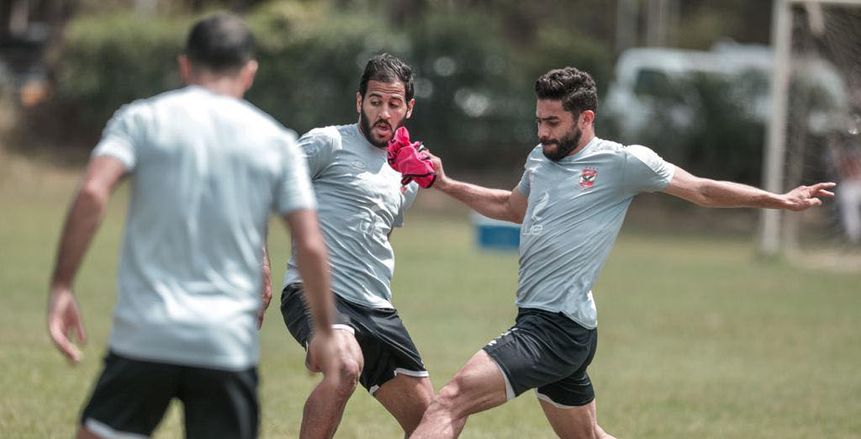 الأهلي يرتدي الزي الرمادي أمام المريخ السوداني