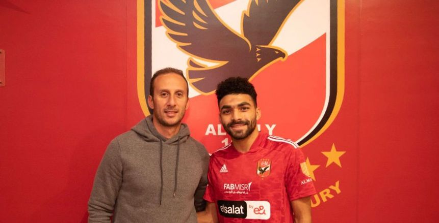 عاجل.. الأهلي يعلن التعاقد مع خالد عبد الفتاح لاعب سموحة