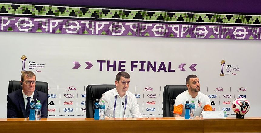 نجم مانشستر سيتي يتغزل في محمد صلاح قبل مواجهة فلومينينسي بالمونديال