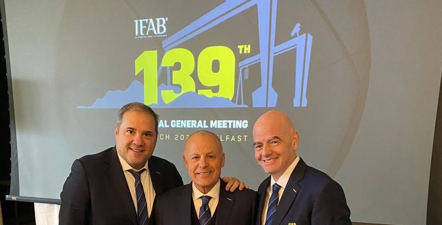 أبوريدة يناقش تعديلات كرة القدم العالمية باجتماعات IFAB في بلفاست