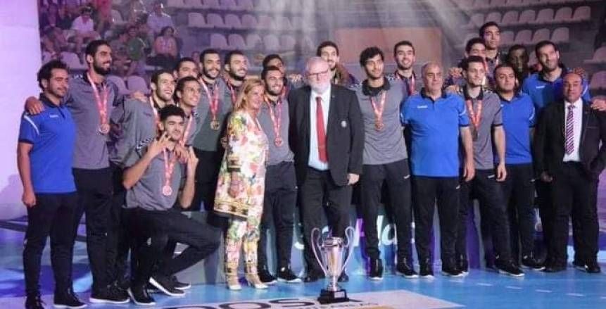احتفالات صاخبة بمنتخب مصر بعد التتويج ببرونزية العالم.. ومكافآت استثنائية للاعبين