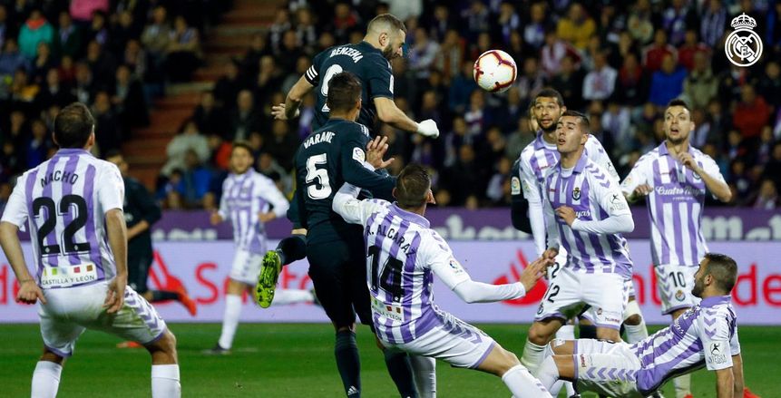 بالفيديو| في لقاء مثير للجدل تحكيميًا.. ريال مدريد يسحق بلد الوليد بـ«رباعية»